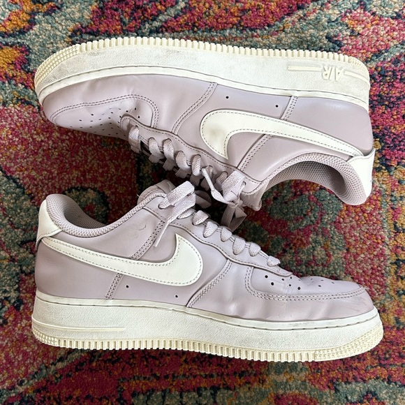 Nike | Women’s Lilac Low-Top Air Force One Lace Up Sneakers White Swoosh Sz 8.5 - Picture 3 of 14